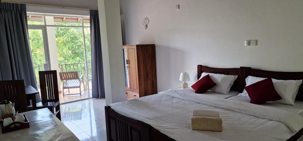 Chill Hill Hikkaduwa Hotel Екстериор снимка