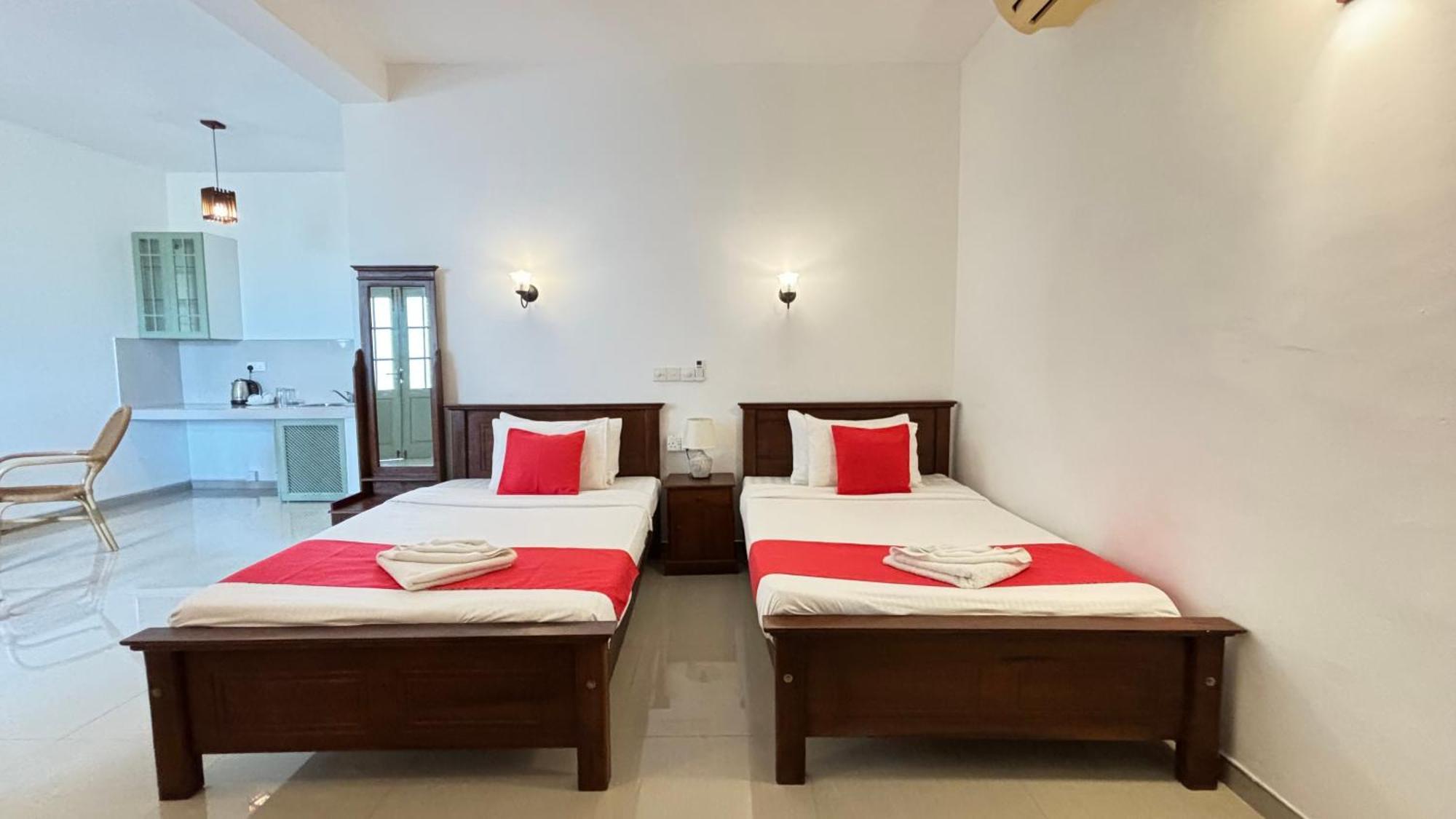Chill Hill Hikkaduwa Hotel Екстериор снимка