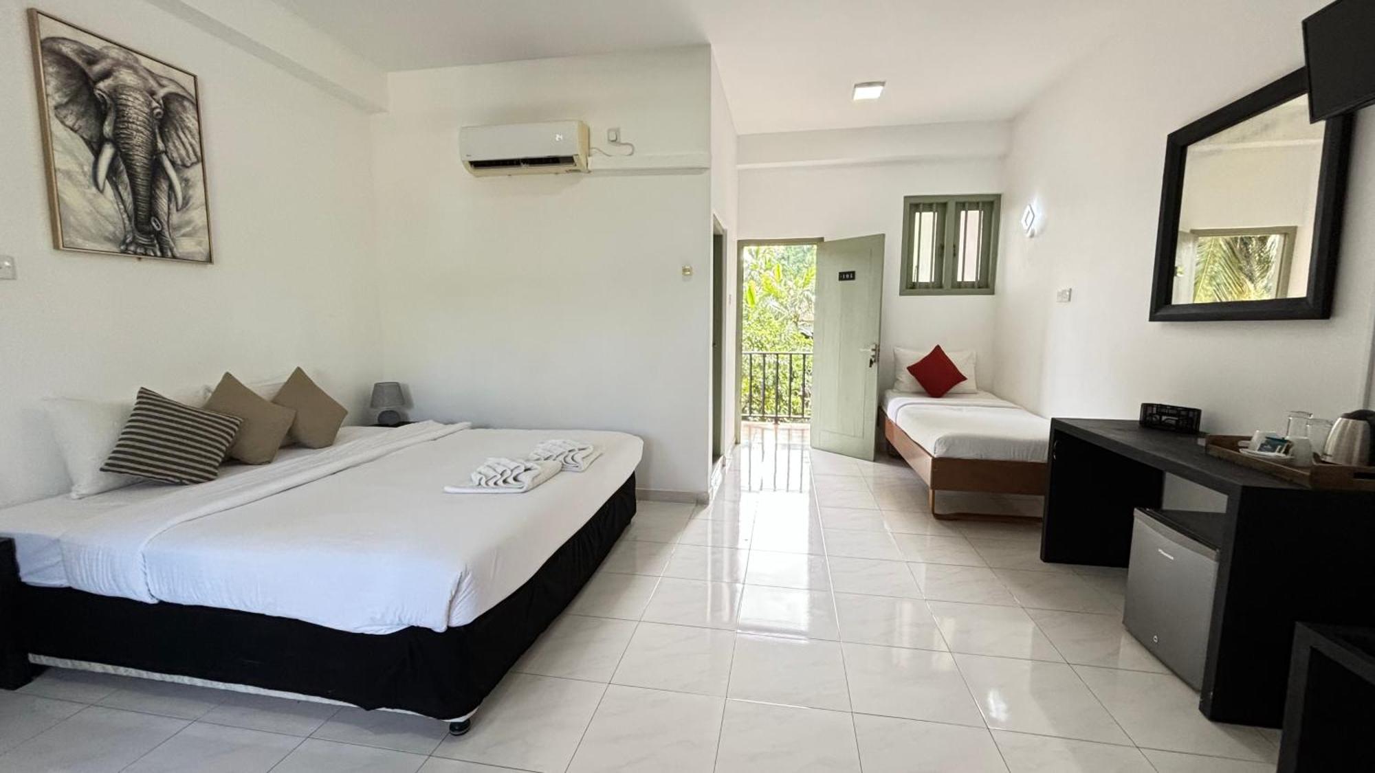 Chill Hill Hikkaduwa Hotel Стая снимка